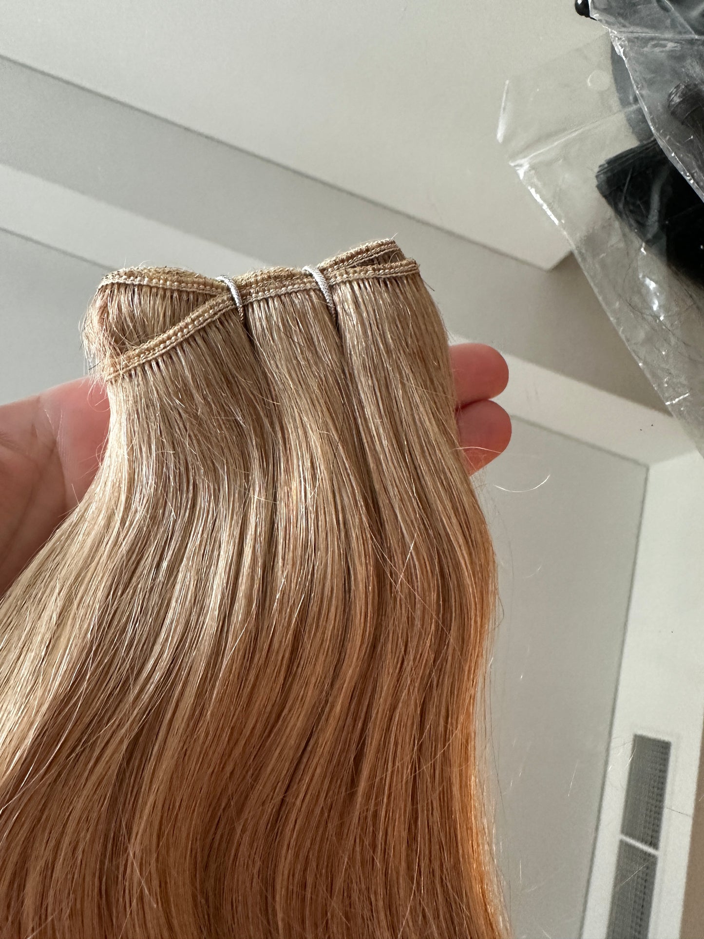 Mixed blonde machine weft 80g