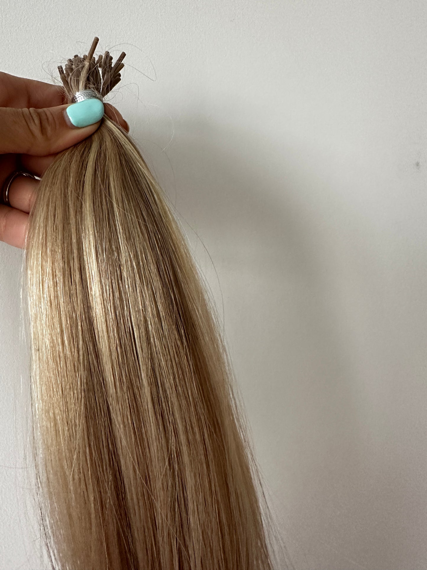 Ash blonde stick tips 20” 50g